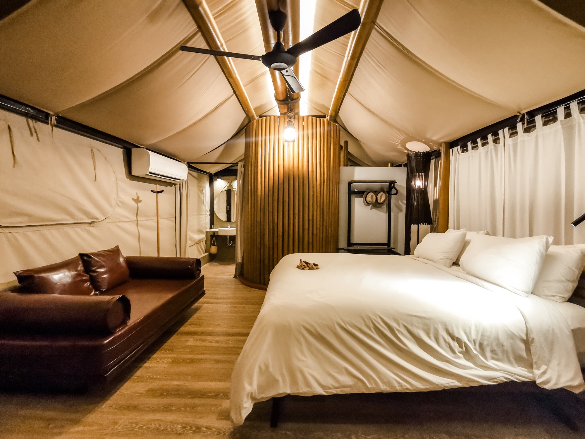 Bed room Lala Mukha Tented Resort Khao Yai